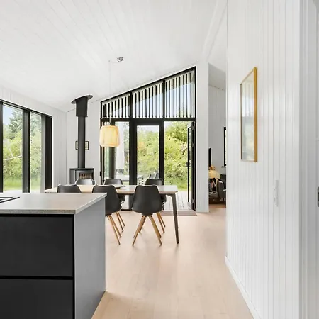 3 Bedroom In Store Fuglede