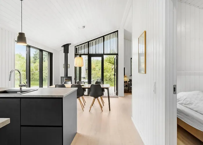 3 Bedroom In Store Fuglede