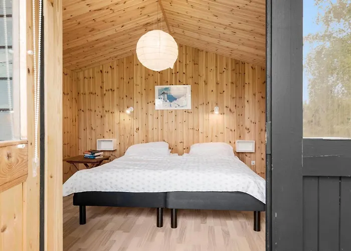 3 Bedroom In Store Fuglede