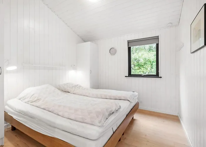 3 Bedroom In Holiday home